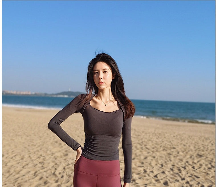 Women's yoga clothes